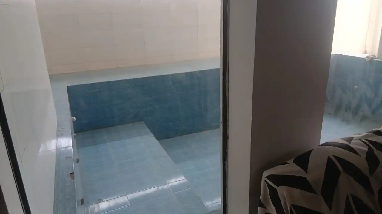 Commercial rent property main bolevard valenciaa