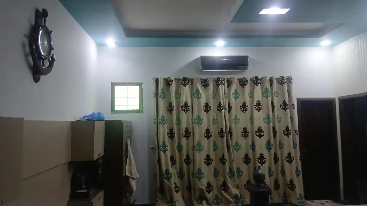 Commercial rent property main bolevard valenciaa