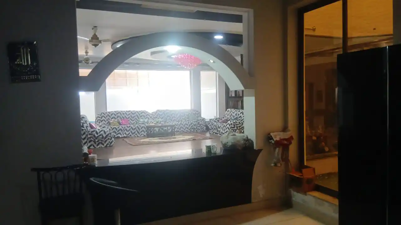 Commercial rent property main bolevard valenciaa