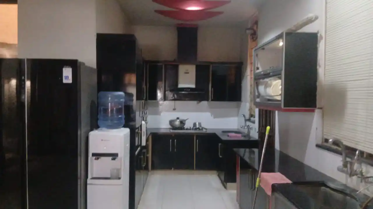 Commercial rent property main bolevard valenciaa